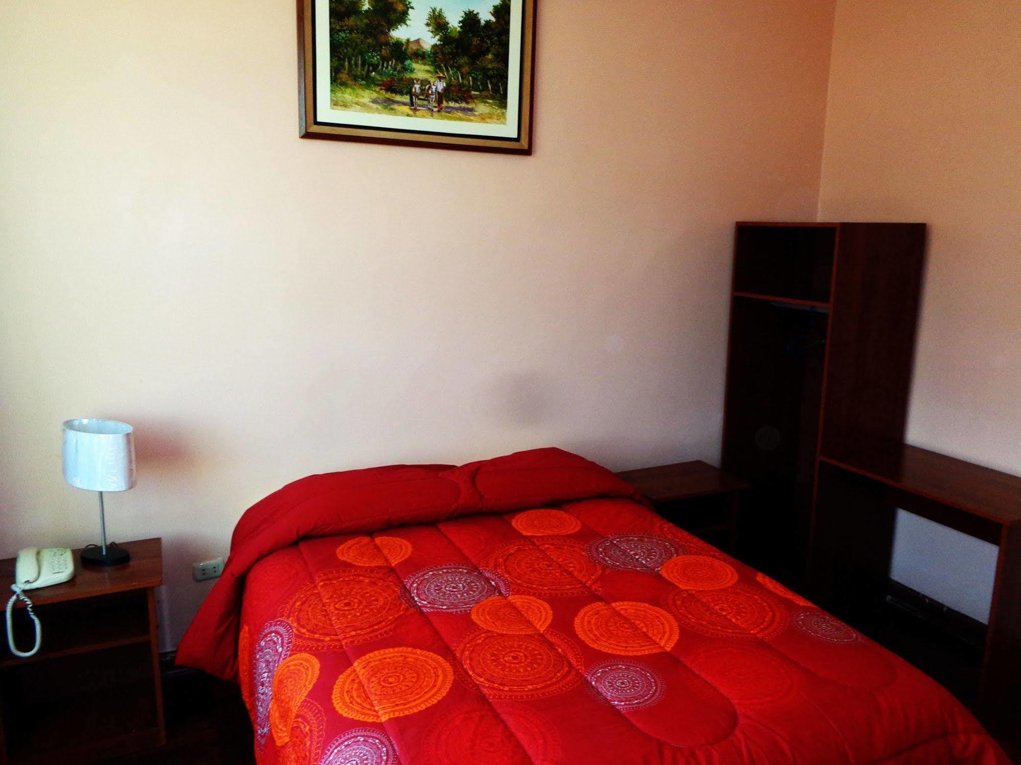 Hotel Colon Plaza Ica Buitenkant foto